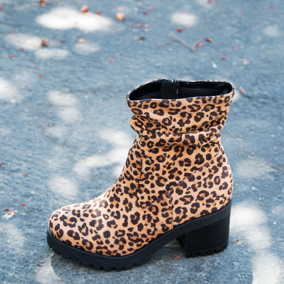 NEW🔥 Leopard Ruched Booties Med Heel Low Platform - Picture 5 of 8